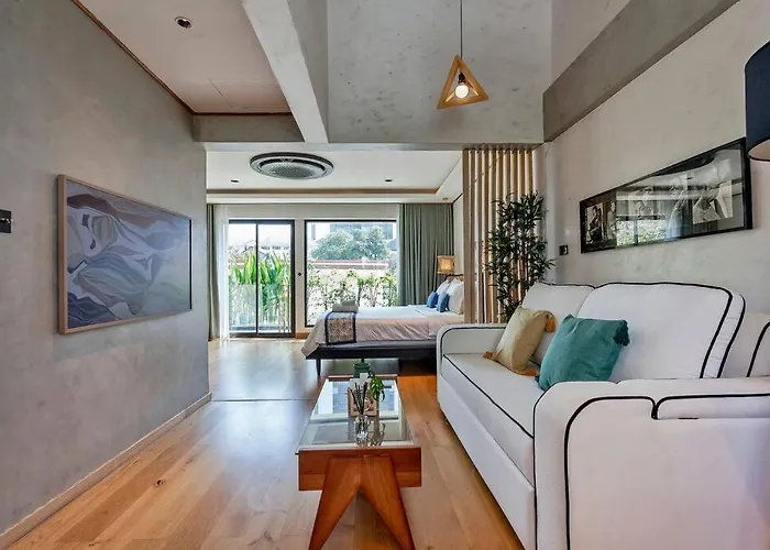 Thai Wabi-sabi Loft *
